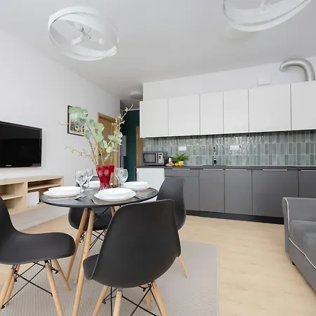 Elegant Szafrańców In With Parking By Renters Apartamento *