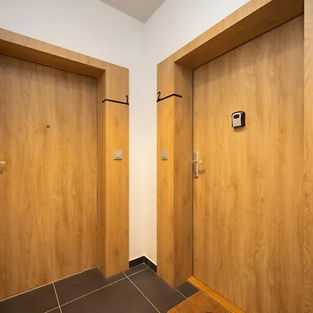 Elegant Szafrańców In With Parking By Renters Apartamento Varsóvia